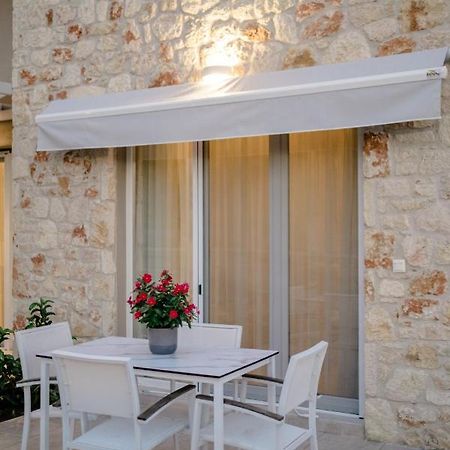 Casale Villa Никити Екстериор снимка